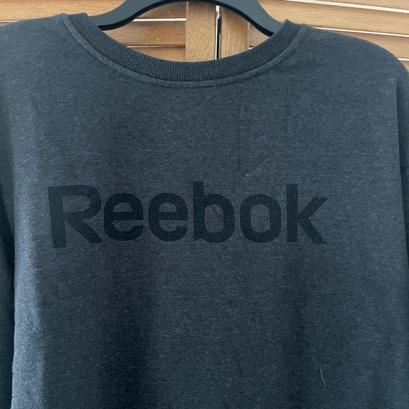 Reebok Women’s Black Graphic Athletic Crewneck Sweater Sz M - Picture 3 of 5